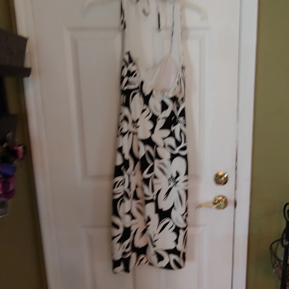 Cache dress - Picture 3 of 3